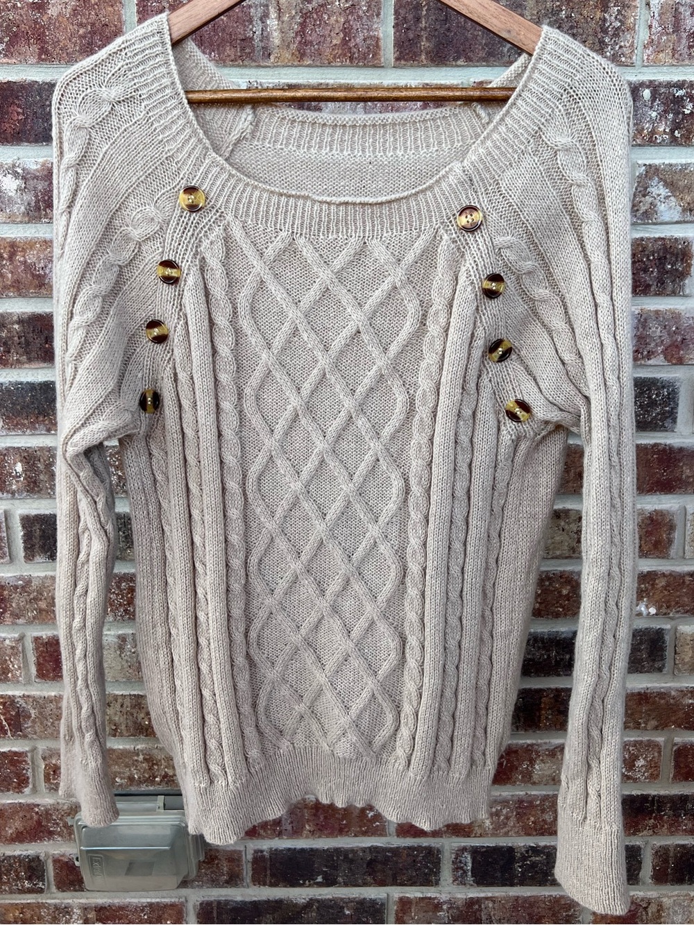 Boutique Beige Oatmeal Cable Knit Button Raglan Shoulder Sweater Top Size L 100%